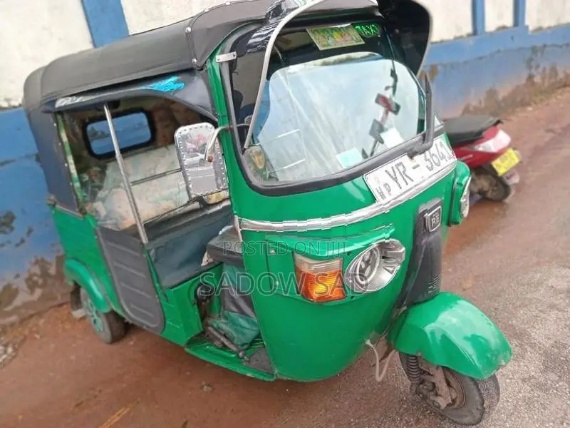 Bajaj RE 2012