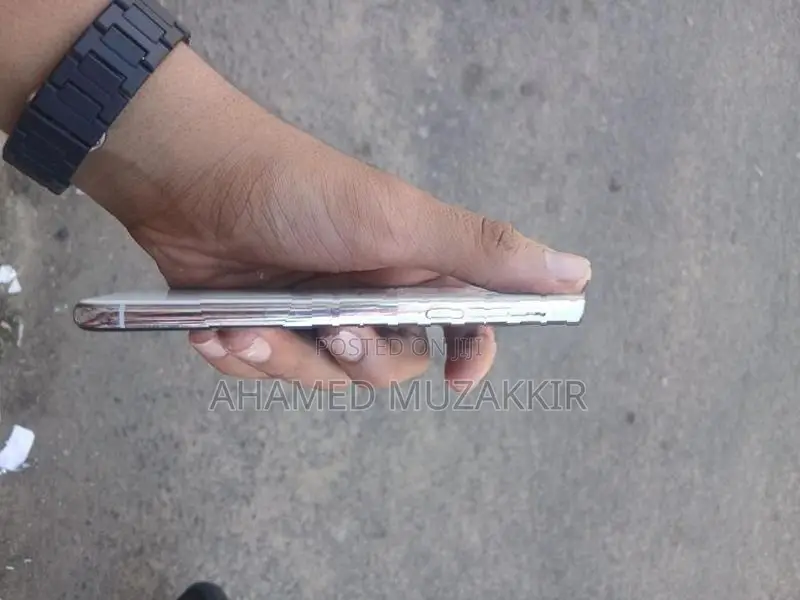 Apple iPhone XS (Used)