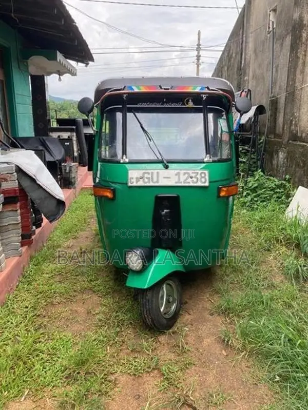 Bajaj RE 2002