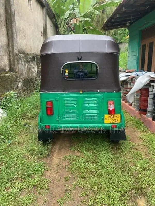 Bajaj RE 2002