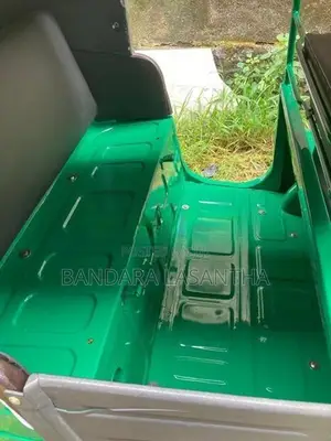 Bajaj RE 2002