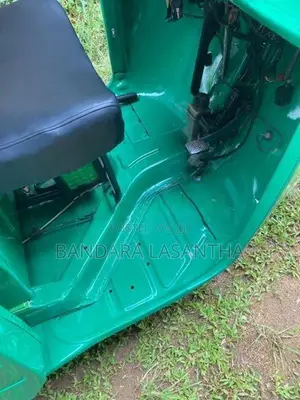 Bajaj RE 2002
