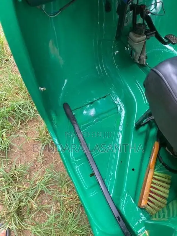 Bajaj RE 2002