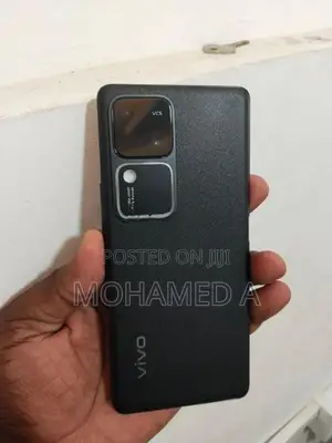 Vivo V30 8GB 128GB (Used)