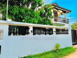 Good Living Well Built Upstairs House For Sale In Negombo Daluwakotuwa