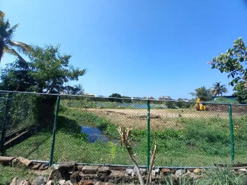 Valuable House for Sale in Nugegoda – Facing the Lake