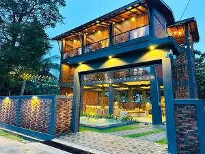 Brand New 6 Bed Rooms Furnished Hotel For Sale With Pool in Katunayaka
