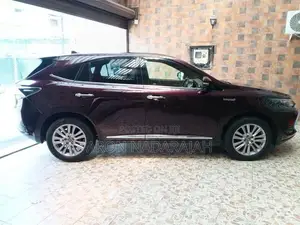 Toyota Harrier 2014