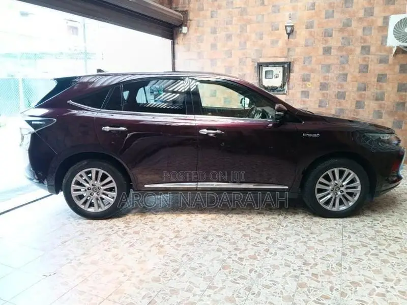 Toyota Harrier 2014