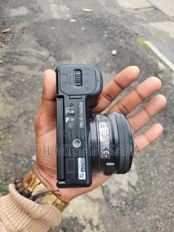 Sony ZV-E10 Mirrorless Camera
