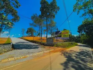 408 ප්‍රධාන බස් පාරට මුහුණ ලා නේවාසික බිම් කොටස්