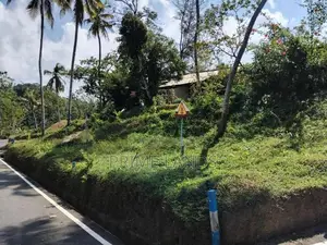 කලුතර නේවාසික බිම් කොටස්