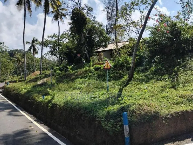 කලුතර නේවාසික බිම් කොටස්