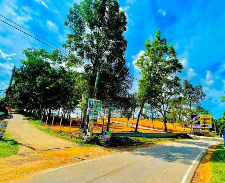 408 ප්‍රධාන බස් පාරට මුහුණ ලා නේවාසික බිම් කොටස්