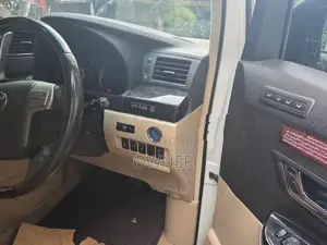 Toyota Vellfire Hybrid 2012
