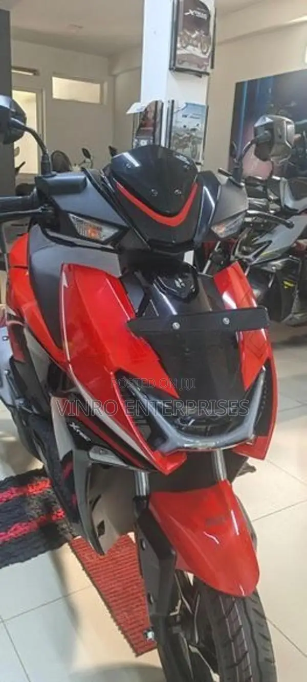 Hero Xoom Combat 2026