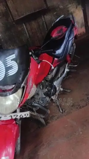 Hero CBZ 180 2003