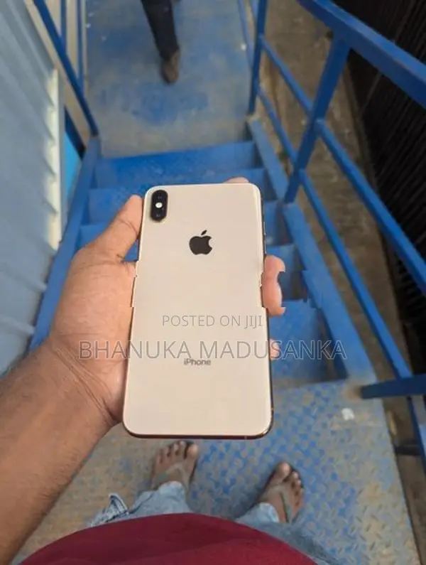 Apple iPhone XS Max (Used)