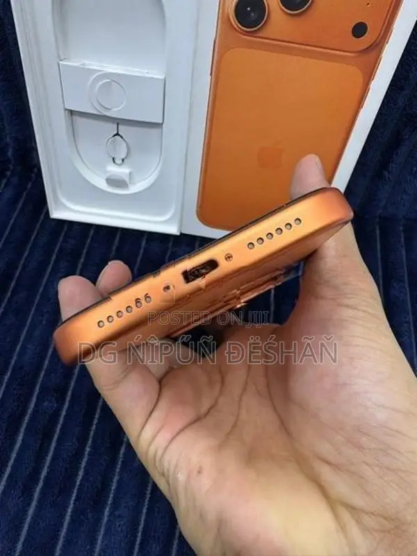 Apple iPhone 17 Pro Max Cosmatic Orange (Used)