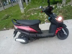Mahindra Uzo 125 2017
