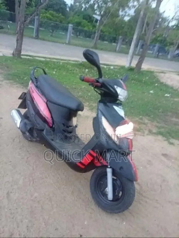 Mahindra Uzo 125 2017
