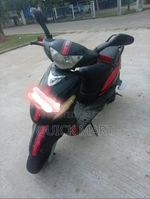 Mahindra Uzo 125 2017