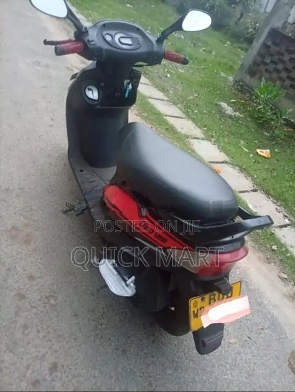 Mahindra Uzo 125 2017