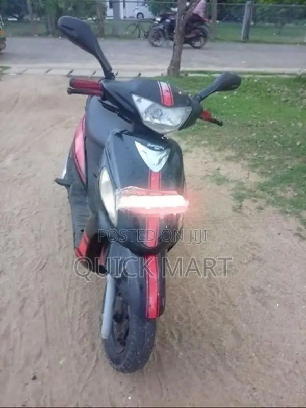 Mahindra Uzo 125 2017