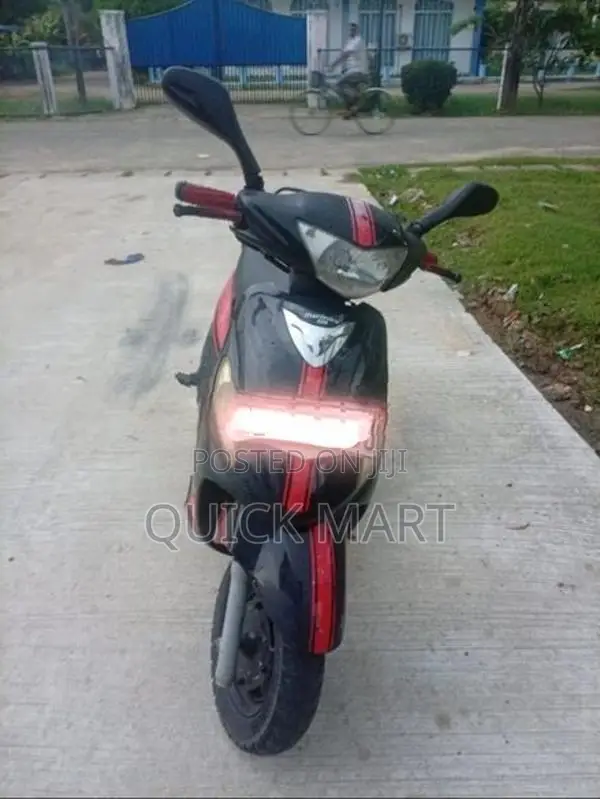 Mahindra Uzo 125 2017