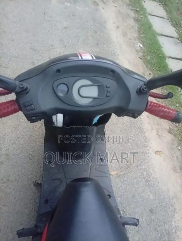 Mahindra Uzo 125 2017