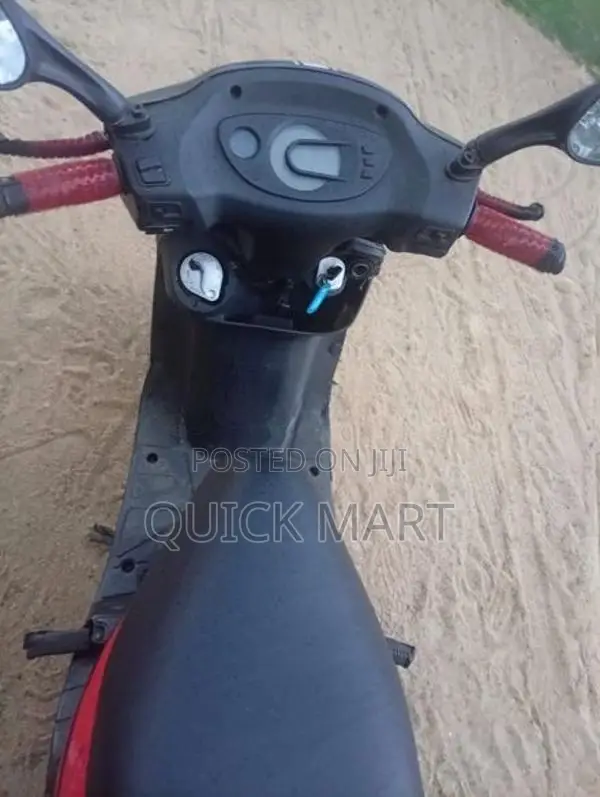 Mahindra Uzo 125 2017