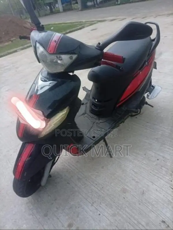 Mahindra Uzo 125 2017