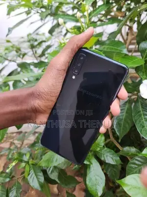 Samsung Galaxy A7 (Used)