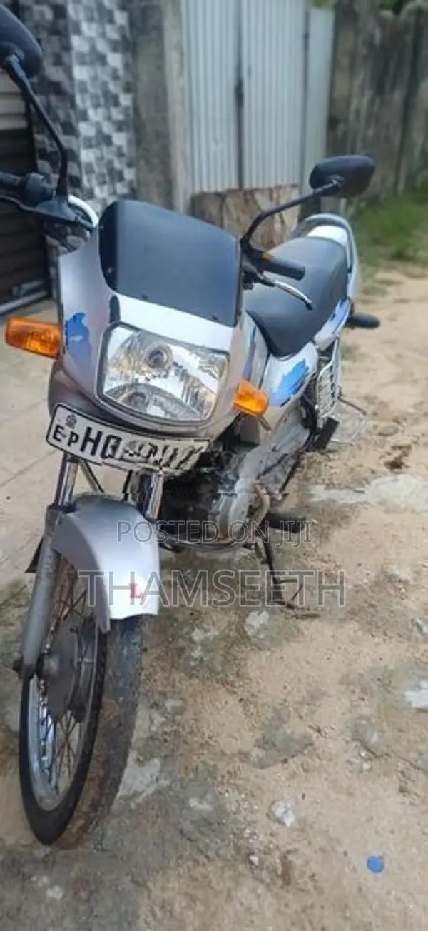 TVS Victor 2005
