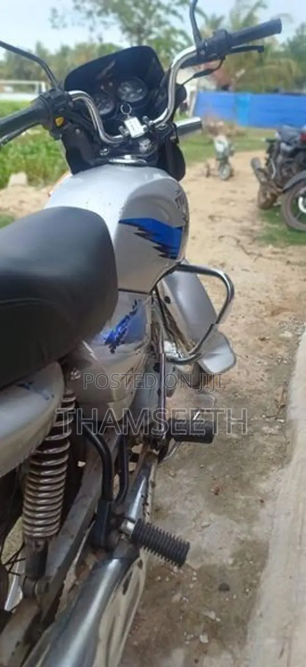TVS Victor 2005