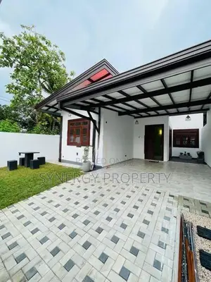 Superb Brand New Modern House sale Athurugiriya
