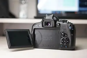 Canon 800D