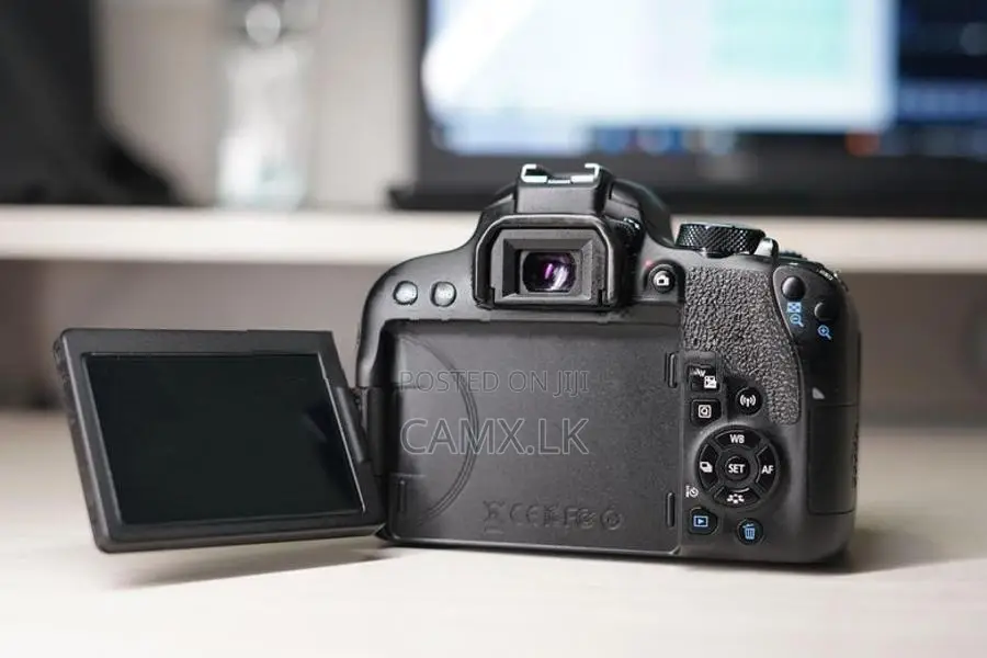 Canon 800D