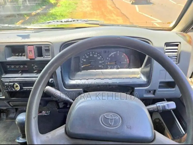 Toyota Dyna 15B 1999