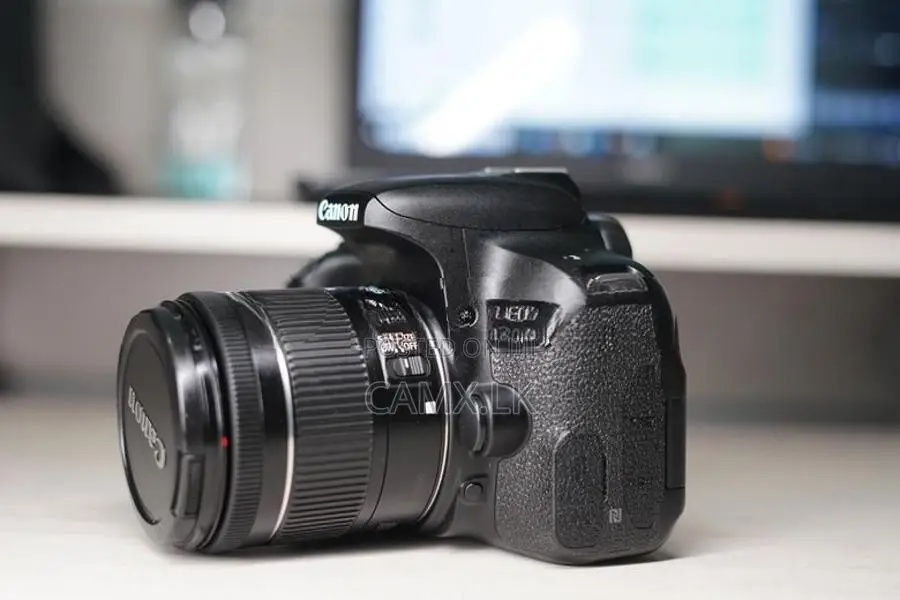 Canon 800D