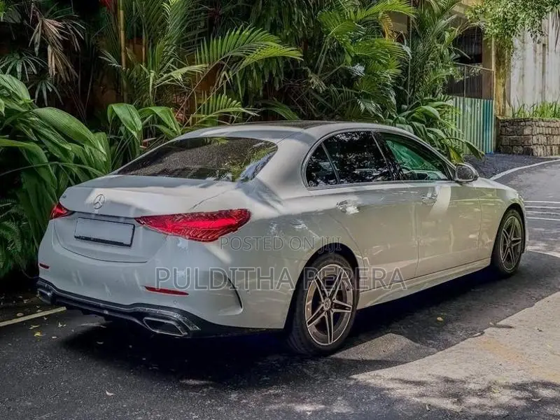 Mercedes Benz C200 AMG Premium Plus 2024