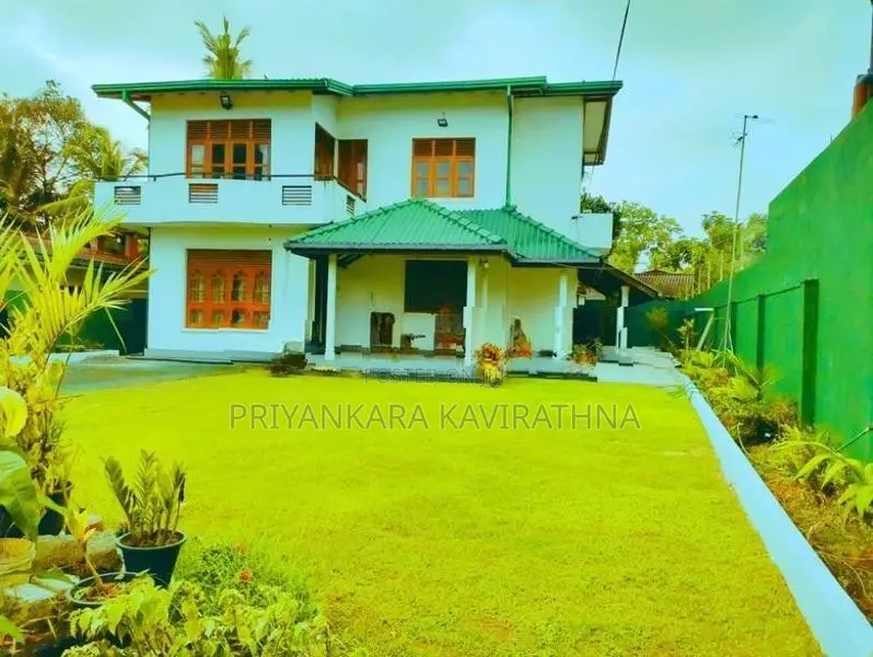 පර්චස් 20 ක අංගසම්පූර්ණ දෙමහල් නිවස විකිනීමට