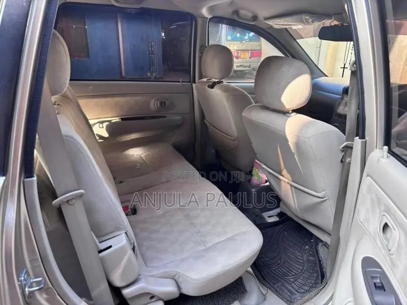 Toyota Avanza 2011