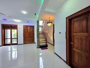 කහතුඩුව සුකෝපබෝගී අලුත්ම තෙමහල් නිවසක් විකිනීමට