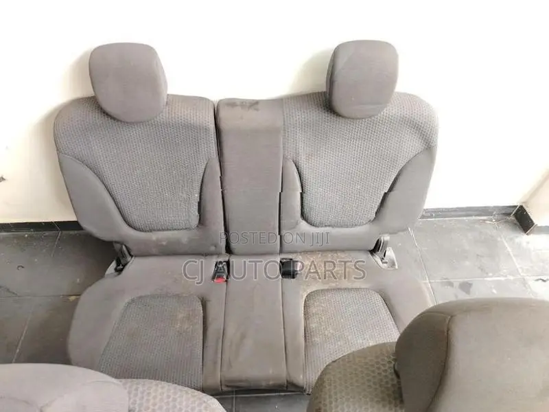 Nissan Wingroad Y12 Seat Set
