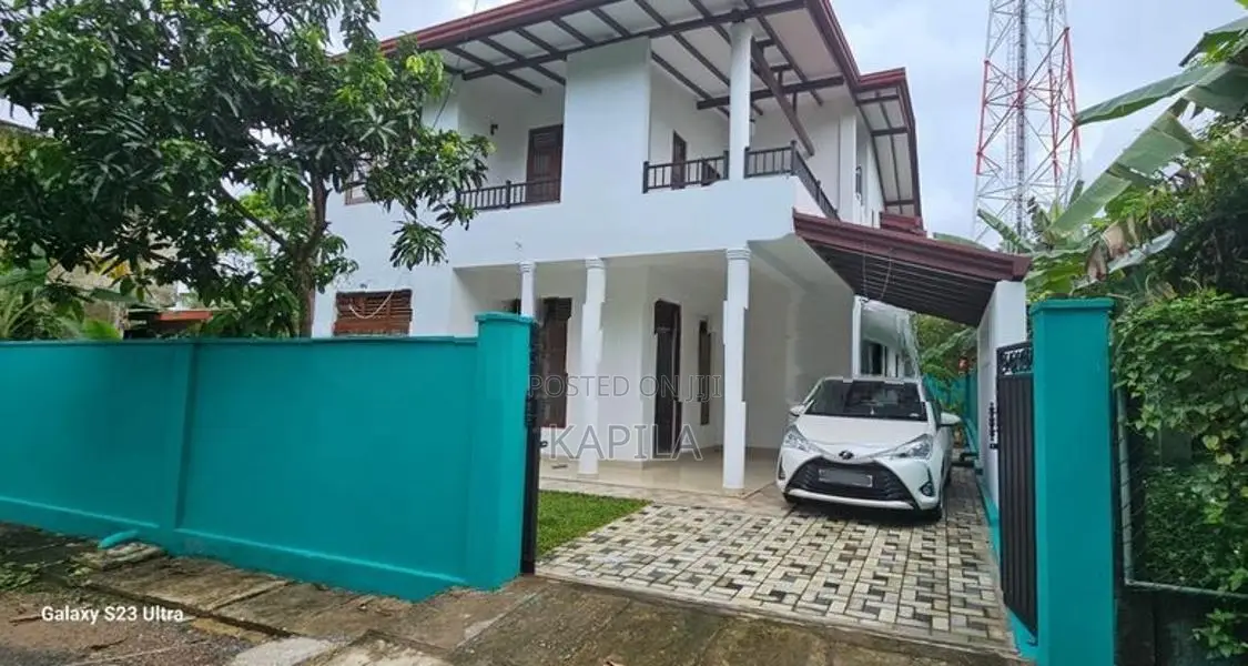 Upstair House for Rent in Kottawa