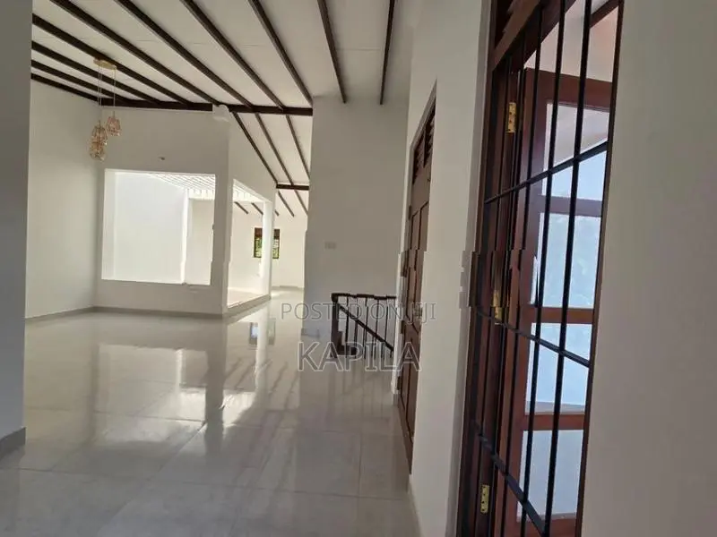 Upstair House for Rent in Kottawa