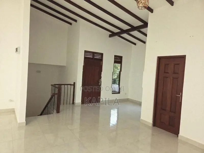 Upstair House for Rent in Kottawa