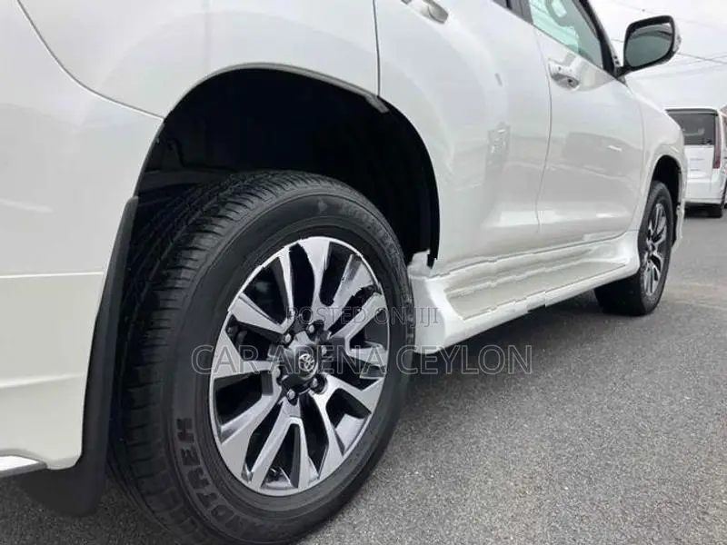 Toyota Land Cruiser Prado TX-L Package 2023