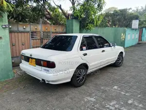 Nissan Sunny FB 13 1992